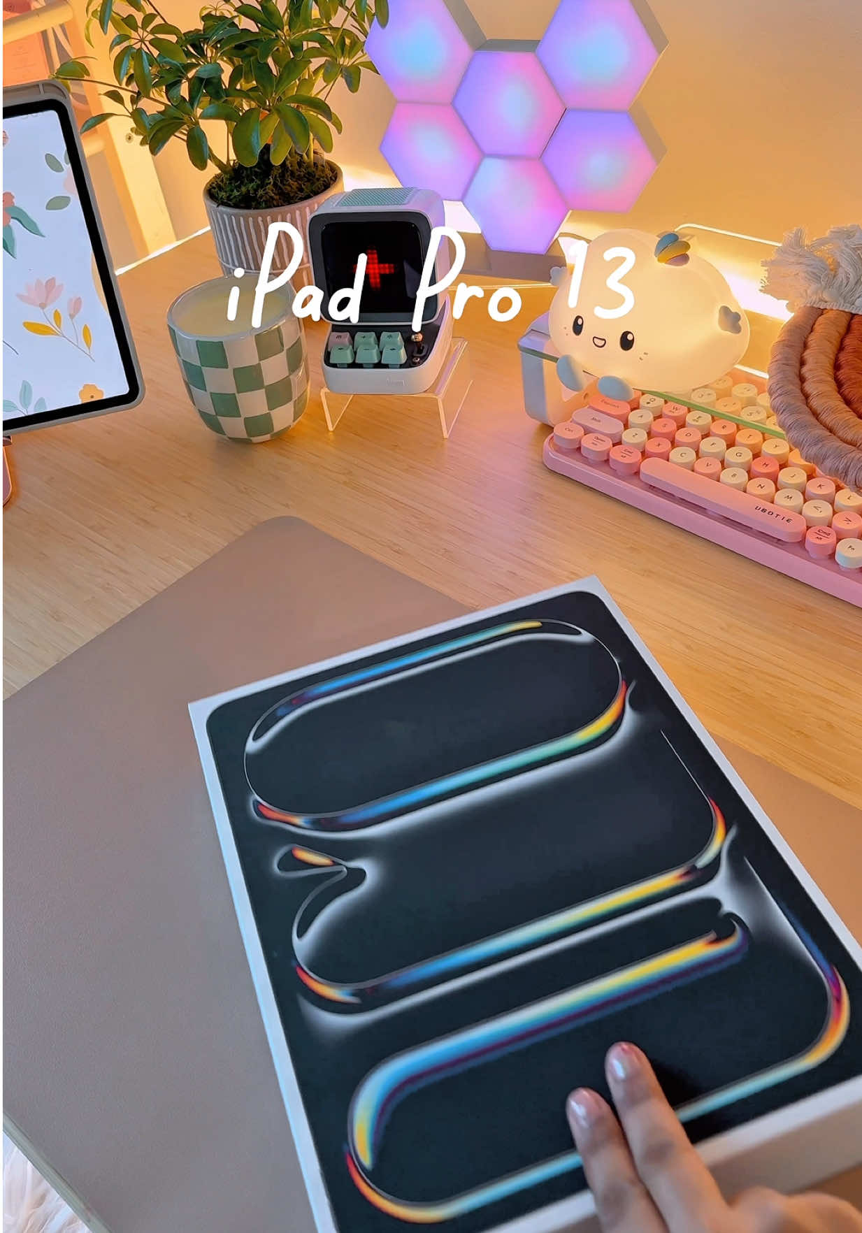 Unboxing my iPad Pro 13 inch + Apple Pencil Pro🌸🤍.                                             #ipadpro #ipad #appleunboxing #ipadpro13 #applepencil #procreate #apple #techtok #ipadart #applepencilpro 