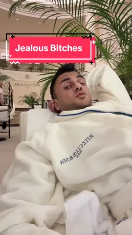 ✌🏽