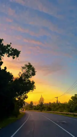 #sunset #sunsetvibes #senja #laguacehviralditiktok #nurulmunira #male #raisfarmiyadi #acehviral #acehtiktok 