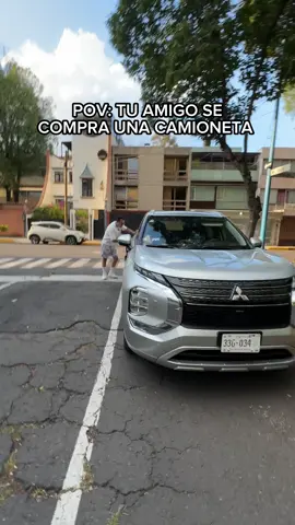 Tu amigo se compra una nueva camioneta 😂🚗 #pov #humor #mitsubishi #mitsubishioutlanderphev 