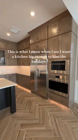 We never… First Follow for more 🥰 We never hosted a Christmas or thanksgiving in our starter home when we lived in Buckeye Az. We lived so much further than everyone else in the family that we just figured we would go to them plus we didn’t have the room to cook let alone a spot for everyone to eat at!  Since we sold our home in 2021 and got in a home in a better location with more space in Goodyear Az we have had the opportunity to host every year and feel comfortable doing it!  📍This floor plan in enclave by Fulton homes is made for big family gatherings double ovens, huge island, and space to host without the stress. ⁠ If you’ve outgrown your kitchen (and your house), I’ll help you figure out your next move!  ⁠ ✨ Comment Move and I’ll send you a personalized plan based on your timeline, current home, and must-haves. #westvalleyazhomes #upgradingfamilies #buckeyeazrealestate #goodyearazrealestate #surpriseazhomes #familyhomegoals #realestateaz #kitcheninspo