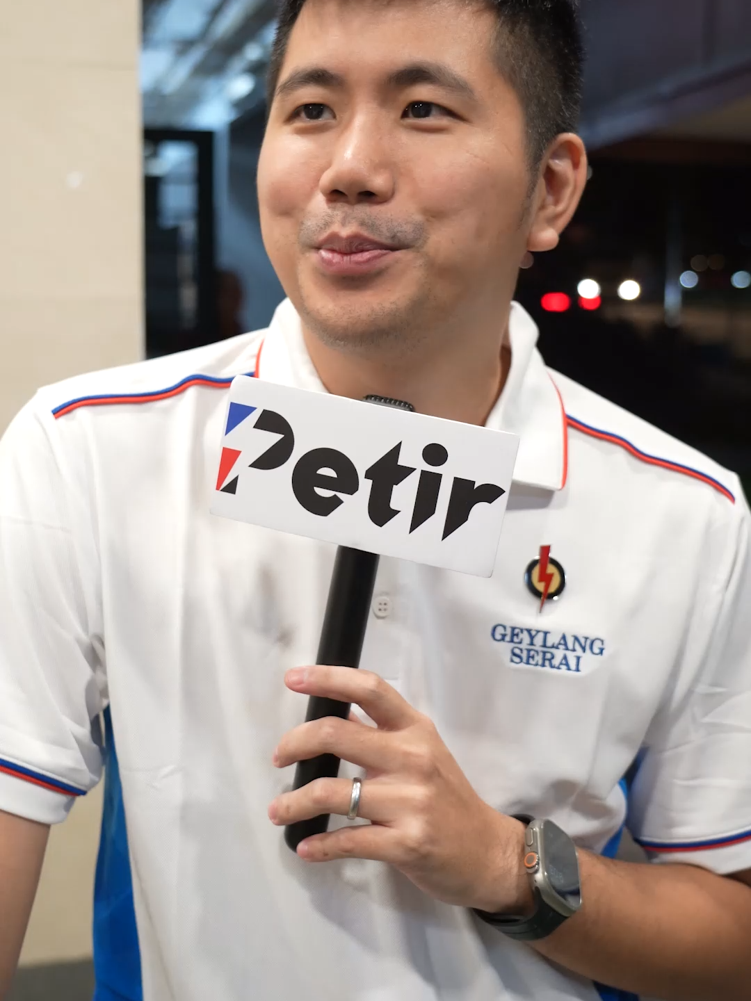 Wondering how to volunteer when your weekends are packed? Carnegie tells how (and why) he does it.#pap #singapore #sg #petir #mps #hdb