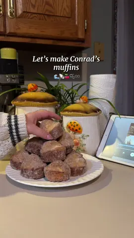 Can confirm, these are really the good muffins @the summer i turned pretty now we’re ready for tomorrow 🥹 #teamconrad #conniebaby #dirtbombmuffins #tsitp #tsitpseason3 