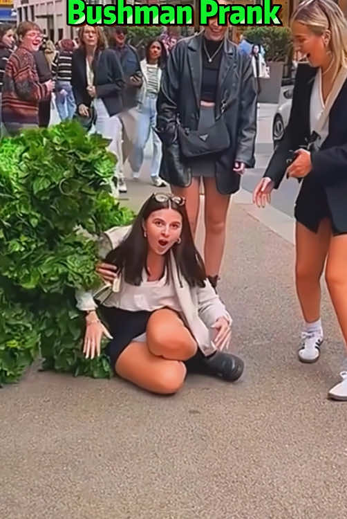 Bushman prank🤣🤣 #funny #funnyvideos #fun #Foryou #funnymoments #fyp #haha #bushman #bushmanprank #usa #tiktok 