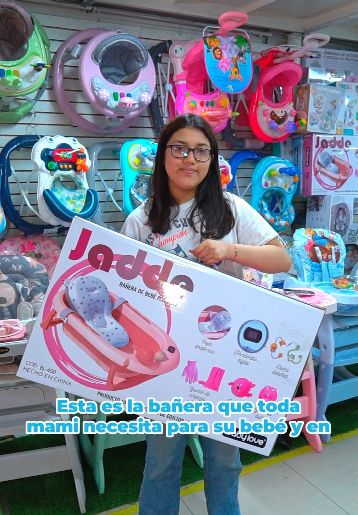 Bañera para bebés con termómetro digital y accesorios. Hacemos envíos a provincia. Somos Baby Century. Estamos en Lima y somos mayoristas. #bañeraparabebes #bañeraparabebestermometro #productosparabebespormayor  #bañerasparabebespormayor  #limaperu🇵🇪  #babycenturyimportaciones 