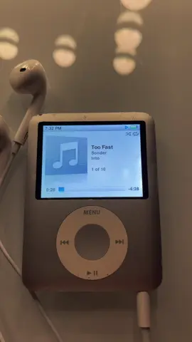 too fast #ipodnano3 #2000s #targetaudience #brentfaiyaz #sonder