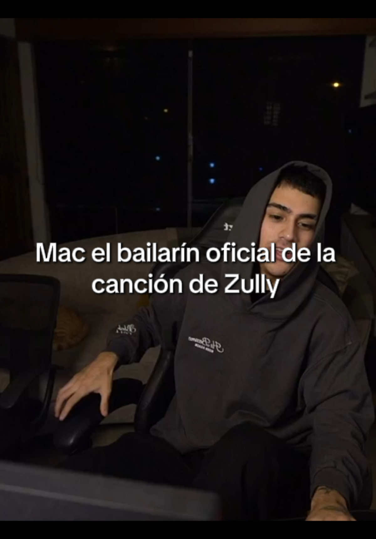 Mac el bailarín oficial de la canción de Zully @MACBRIDDE 〽️ @Zully #macbridde #macpavo #zully🐱 #lasbonitasconlasbonitas #fypシ 