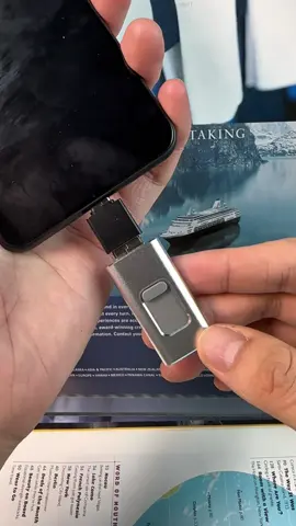 #fyp #tiktokshop #tiktok #tiktokmademebuyit #spotlightfinds #usbstorage #pc #flashdriveforiphone #usb #iphonestorage #memorystick #iphonestorageisfull #thumbdrive #usbstoragedevices #phonestoragefull #tiktok_usa #flashdrive #usa🇺🇸 