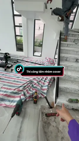 Cầu thang máng nhôm cover#cauthangmangnhom #tayvinnhom3d #thietkenhadep #khonggiandep #thietkehiendai #bepnhom 