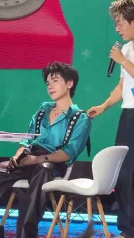 Ảnh dỗi mà dễ thương quá.                    #xuhuongtiktok #quanghungmasterd 