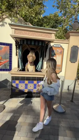 Blabli? 😂@Karla💙 #universalstudios #shrek #fyp 