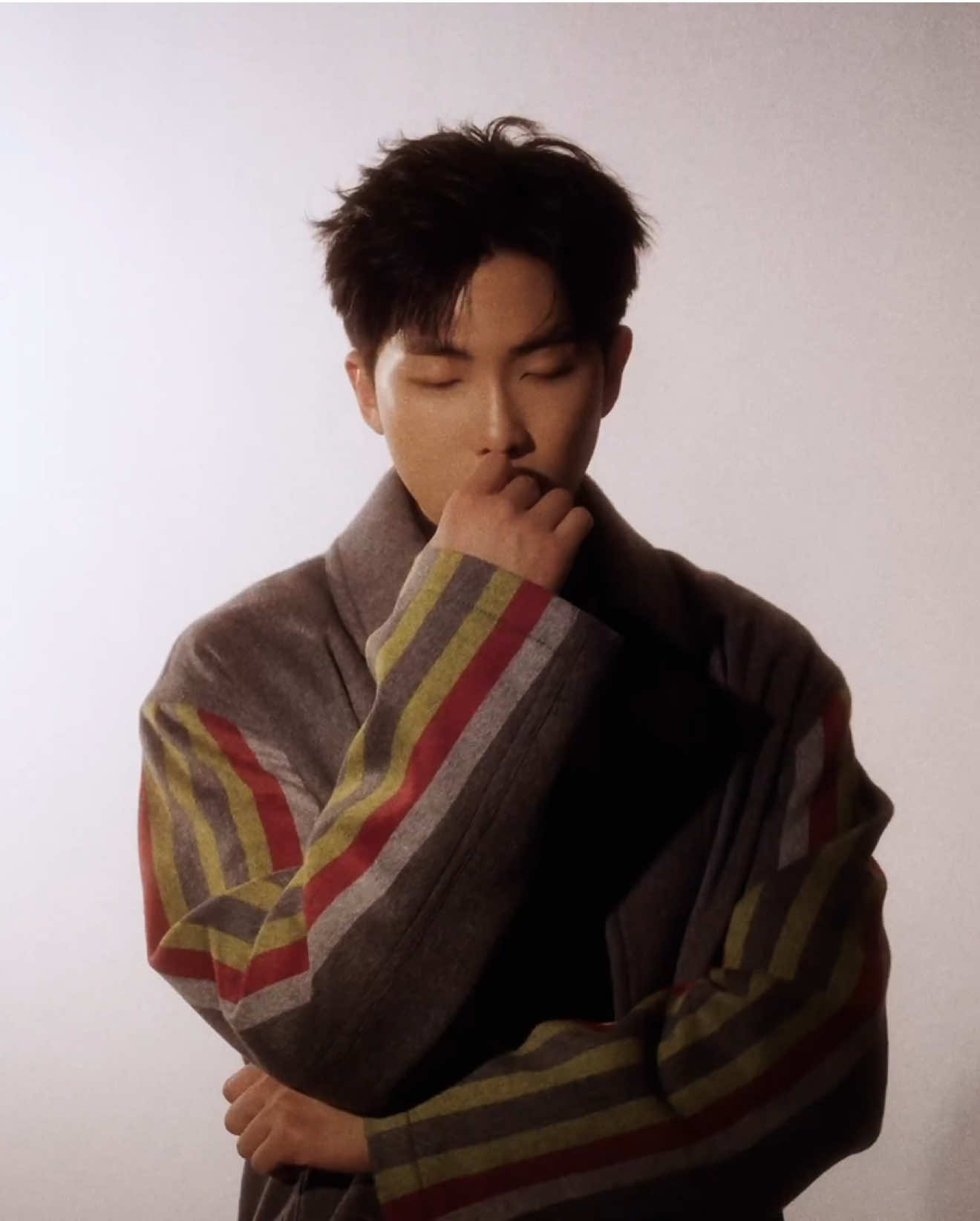 #RM will be in the cover of Harper's Bazaar Korea September issue drops tonight at 7PM KST on Weverse 😍 #RM #kimnamjoon #namjoon #rmbts #bts #btsarmy #bts_official_bighit #bangtan 