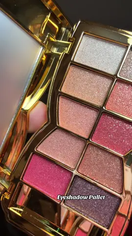 Eyeshadow pallet that is stunning! #eyeshadow #eyeshadowpalette #beauty #eyes #eyeshadowlook 