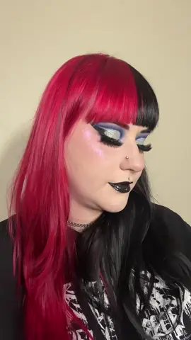 Siren at heart 🧜🏼‍♀️ Products used-  @Blend Bunny Cosmetics beauty below palette, noctilucent highlighter palette  @Jolie Beauty prime time and line- black and red hot, spellbound palette, demise liquid lipstick, noir lip liner  @madebymitchell build foundation, brighten concealer, baked powder- pixie dust and see thru thick and thin, glow goo - chrome cloud, make a mark glitter liner - wave after wave, curve case lighter, colour case electrics - blue jam @Hollie hollipop collection- my darling smoothie stain, threes a crowd & threes a party @nyxcosmetics_uk epic ink liner  @unicorn_cosmetics she’s sexy lashes  @Kake Cosmetics UK don’t fake it lash serum mascara  #gothic #madebymitchell #makeup #joliebeauty #siren #gothgirl #forupage 