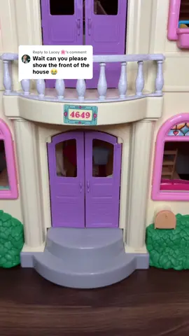 Replying to @Lacey 🌸 4649 Fisher Price Loving Family Grand Dollhouse circa 1997 💗 #asmrtoys #fisherpricelovingfamily #vintagefisherprice #90snostalgia #90skids #fisherpricetoys #vintagetoys #miniatures #dollhouse 