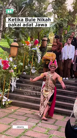selalu menjaga Indah nya Adat jawa yang adiluhung dan sakral #adatjawa #temumanten #panggihmanten #sigitsandrian #cucuklampah #adatpanggih #adattemumanten #kirabpengantin 