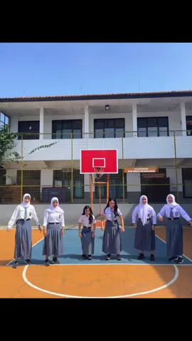 angkat gaa kaki satunya 🫵 #school #trend