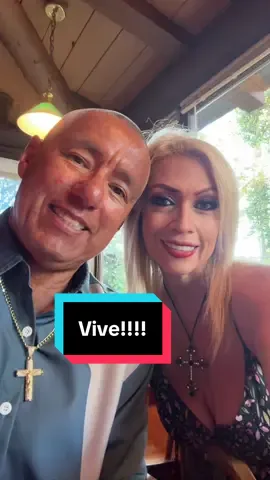 Agradecida y me decida diario de cada día, enséñate a contar cada uno de los momentos que vives y atesóralos. Vive un día a la ves, sonríe y Y dale gracias a Dios, siempre porque sólo a través de él puedes encontrarte a ti mismo !!