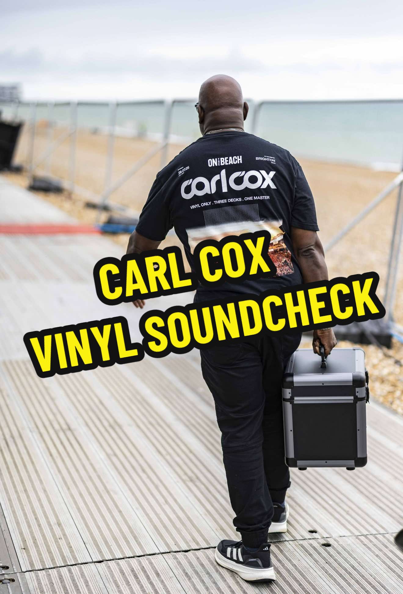 @Carl Cox doing his soundcheck at @On The Beach UK Brighton with 3 decks — Such a great moment to witness. #CarlCox #Soundcheck #Technics #OnTheBeachBrighton #VinylVibes 