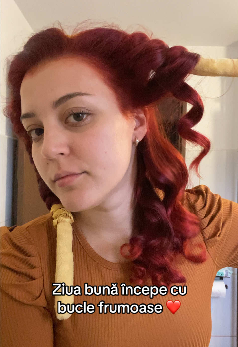 Cea mai bună metodă de bucle fără căldură e cordonul de la @meloni_care 💕 Aveți cod de extra reducere pe site MIRUNA20 dacă vă ajută 🥳  #buclefaracaldura #heatlesscurls #overnightcurls #ondulatorfaracaldura #beautycurler #bucle #bucleperfecte 