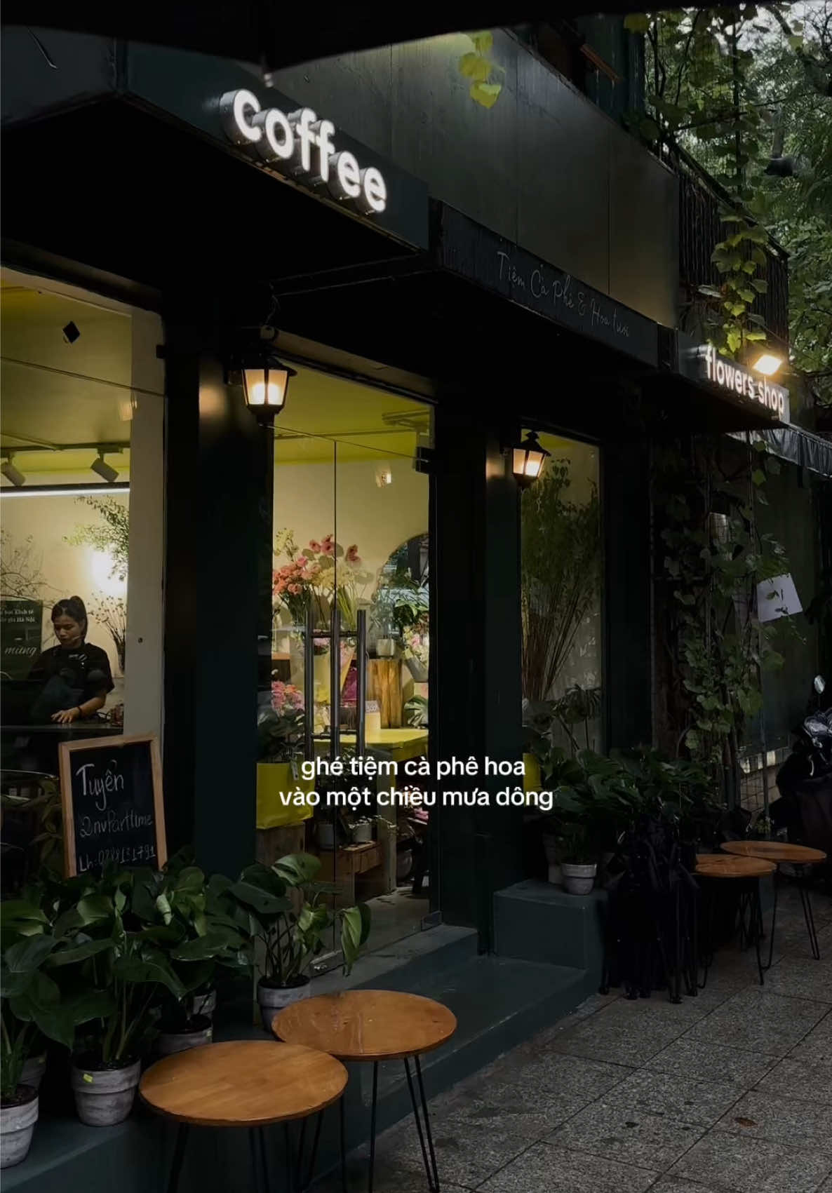 ghé tiệm cà phê hoa trong cơn mưa chiều qua - Jardin de Lanh Coffee & Flower.  #xuhuong #cafehanoi #rain #hanoi #mhrthanoi 