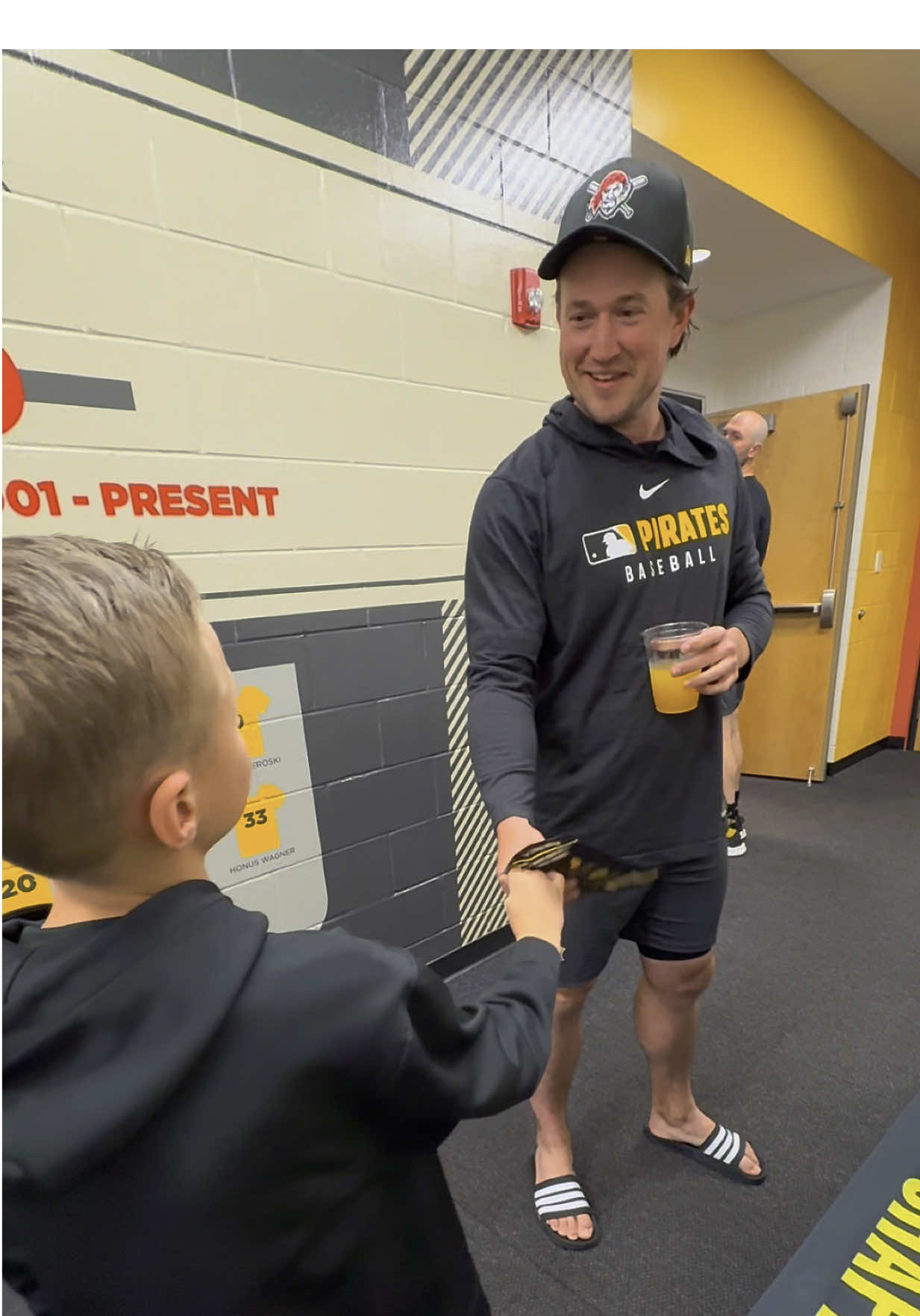 Gavin in the @Pittsburgh Pirates clubhouse telling players about the Official Glove Wrap of @MLB, his invention to help break in and shape their baseball gloves! 🔥 ⚾️ Thanks guys! 😀  #baseball #MLB