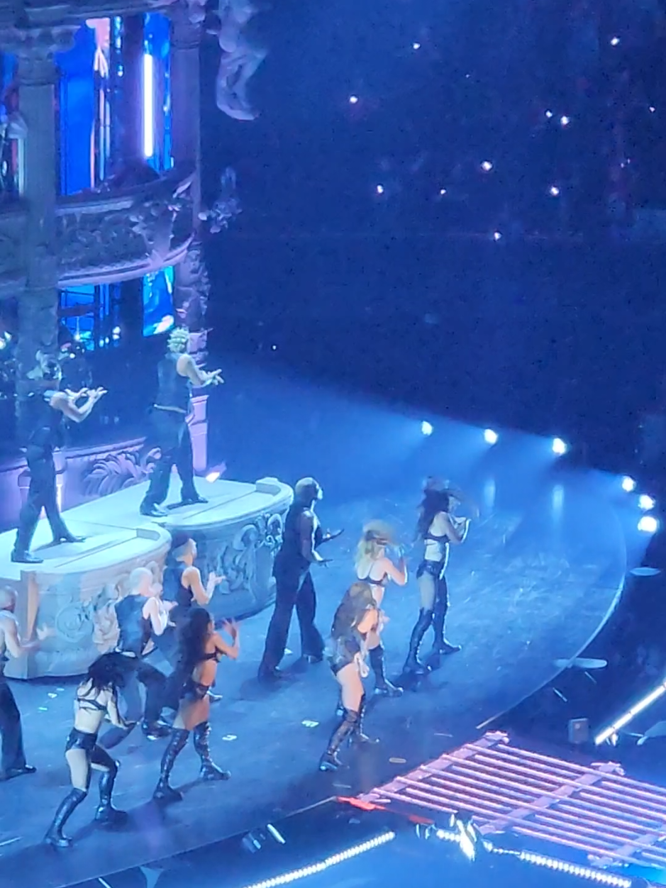 #ladygaga #kiaforum #mayhemball 