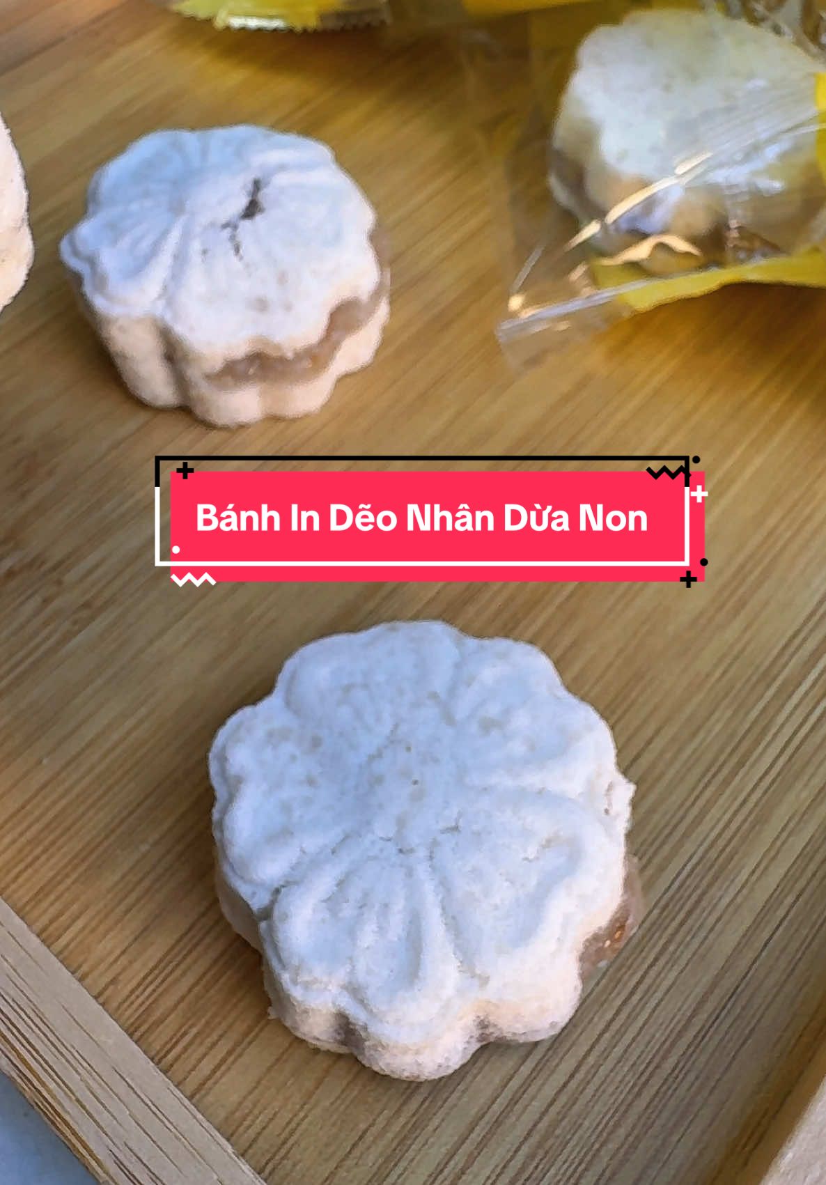Mỗi lần ăn cái bánh này là phải kè kè ly nước kế bên, còn bây giờ người ta làm công thức bột hay quá mấy bà ơi...#bepcuagiao #mukbang #anvat #banhinnhanduanon #banhin #banhtruyenthong #banhmientay #huutaicake 