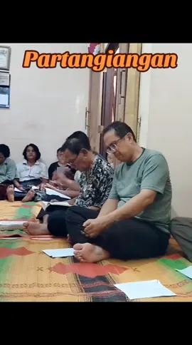 Partangiangan adalah Ibadah Keluarga yang diadakan oleh Gereja sekali seminggu di rumah jemaat secara bergantian, dengan tujuan memperkokoh iman dan persekutuan dengan sesama jemaat, tidak mengganggu lingkungan apalagi agama lain, lalu kenapa ada yang keberatan dan merasa terganggu?  #HidupBerdampingan  #salingmenghargai 
