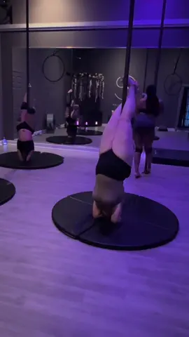 This was so hard but I did it! So proud of everyone in class tonight! #polefitness #dance #closetpoler #Fitness #womensupportingwomen  #redhead #poledancer #strong @closetpoler 