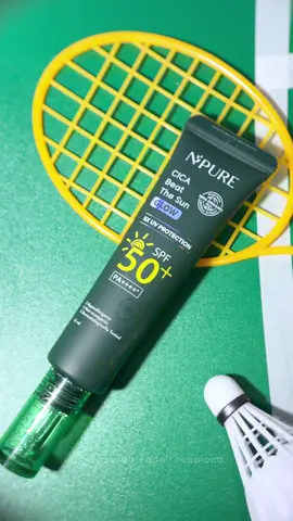Sunscreen tapi finish-nya glowing? YESSS 😍 NPURE Beat The Sun Glow kasih healthy skin look tanpa bikin greasy 💛 No white cast 💛 Cepat meresap 💛 Glowing tapi gak lengket @npureofficial  #NPURE #npureofficial #cicabeatthesun #sunscreen #glowfinish #ugcreview #ugccontentcreator 
