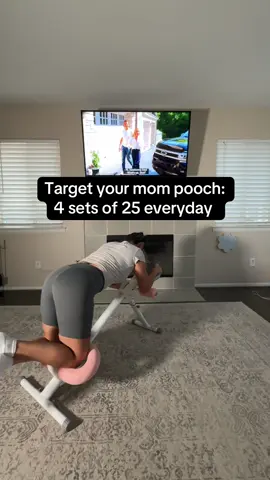 It burns so good 🥵Snatch your waist with this adjustable ab machine 😍  #abmachine #mompooch #abworkout #merachfitness 