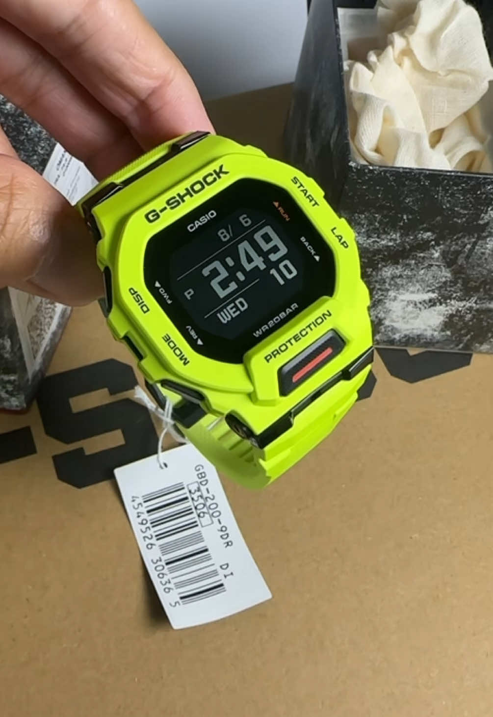 G-Shock GBD-200-9DR เขียวมะนาวสะดุดตามากครับ