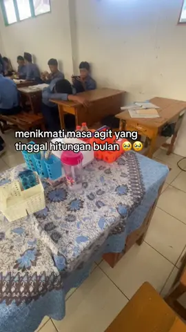 mau jadi utas lagi 🥲🥲 #agitsedih💔 #fyp #fypage #onlyixcpcs #kelas #9c #mtssirojulfalah #foryou #story 