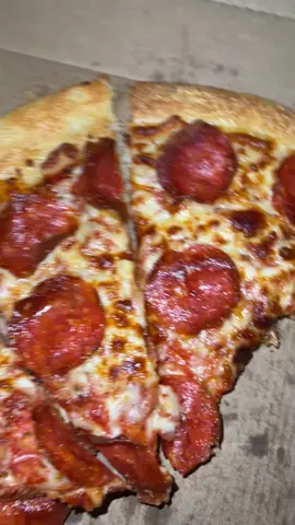 Eatting pizza from my bed
