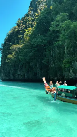 Experience a special atmosphere with Luxury long-tail boat in Krabi. ⚓️🌴 ☀️4 Island tour Half day/Full day  ☀️Hong Island tour Half day/Full day  ☀️Hong Island + 4 Island Full day  ☀️Phi Phi Island tour Full day  _______________ Contact us ❗️❗️ ☎️ Tel: 080-3154176 ✅ Line : 0803154176 🆓 WhatsApp : +66 80 315 4176 ⚛️ IG : krabi_massuree_tour 💠 TikTok : krabi massuree tour 🌐 FB inbox : Massuree tour #กระบี่ #เรือหางยาว #Boat #thailand #krabi #beach #krabimassureetour #kohphiphiisland #podaisland  #tour #trip #island #review #Summer #sea #mayabay #luxurylongtailboat #privateboat #Heavenonearth #thailandtravel #lovethesea #lovetheworld #tourismthailand  #myword #aonangkrabi #lovethailand #beautifuldestinations #naturelovers #piratelife #tropicallife