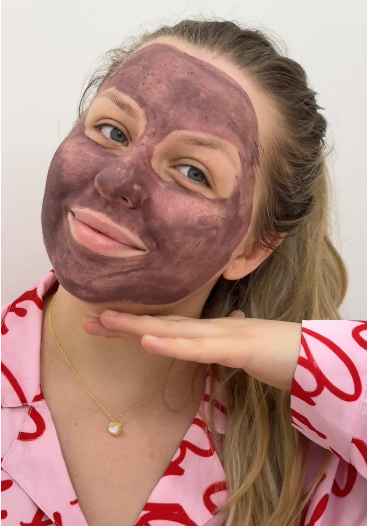 Self-care mode: ON 🧖‍♀️💜 Trying out the Eggplant Clearing Mud Cream Mask from @paparecipe_official_global — and I’m loving it! It feels super soothing on the skin, has a creamy texture, and washes off like a dream. My skin feels calm, smooth, and refreshed ✨ #paparecipe #cleansing #cleanser #powdercleanser #kbeauty #koreanskincare #skincare 