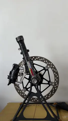 Breket kaliper p108 Shock ninja  Original produk by @vf_racingofficial  Bahan dari alumunium billet 6061-T6  di proses CNC & finishing anodize Info pemesanan 📞 : 085700535355   Reseller very welcome #ninja #ninjarr #ninjar #ninjamodifikasi #ninja2tak150cc #2takindonesia #2stroke #2stroke #cbindonesia #cbse #cbsekolahan #cbinspirasi #cbjatim #glcepekreborn #glcepekholiday #glcepekhits #glproneotech #glpromaxindonesia #glproseries
