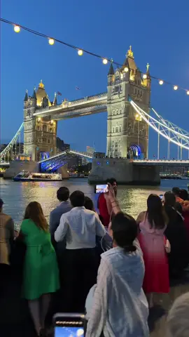 Tower Bridge at night 😍 #london #londonlife #londontiktok #fyp #fyppp 