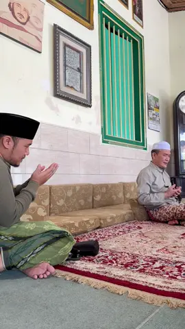 Mumpung di lasem menyempatkan silaturrohim sowan ke ndalem KH. Zaim Ahmad Ma'shoem 👳🏻‍♂️🤲🏻 #silaturrahim #sowan #lasem #santri #kyai #kyainu #fyp @Ella Aufarr 