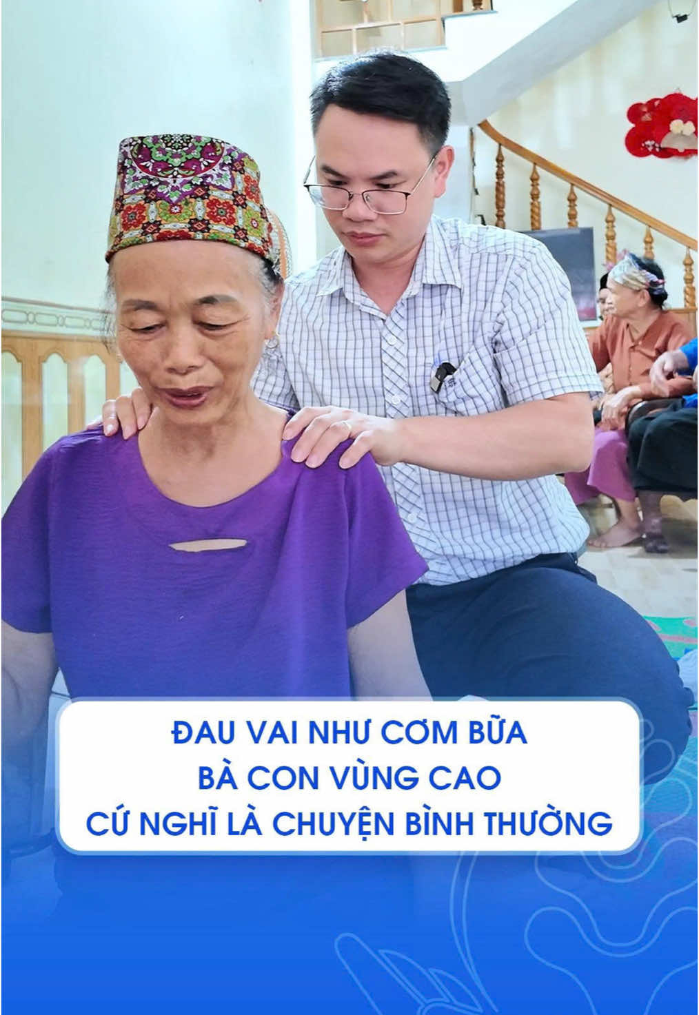 Ngày 5 kiểm tra sức khỏe cho bà con vùng cao. Bác sĩ gặp 1 ca viêm quanh khớp vai nặng, đã sắp hạn chế vận động #dieutrixuongkhopsmed #bacsiduyxuongkhop #viemquanhkhopvai #daukhopvai #hanchevandong #thiennguyenvungcao #bacsixuongkhopgioi #maiamgiadinhviet #coxuongkhop 
