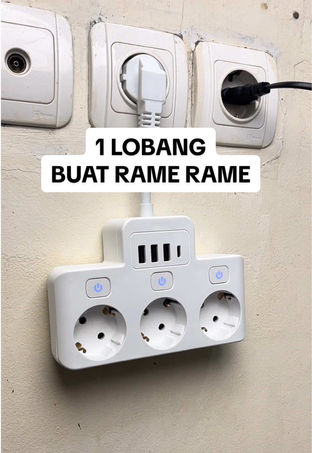 dari 1 lobang buat rame rame.. udah ga rebutan lubang lagi semenjak punya colokan listrik usb multifungsi ini. #colokanlistrik #colokan #colokanlistrikusb #colokanusbmultifungsi 