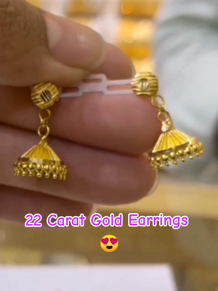 ছোট্ট ডিজাইনের মধ্যে কানের ঝুমকা ❤️ Gold Price in Jeddah 🇸🇦 #ayan07khan02 #goldearrings #goldprice #22karatgold #goldbracelet #goldchain #goldring #viral #foryou #albalad #tiktok #goldshopping #jeddah 