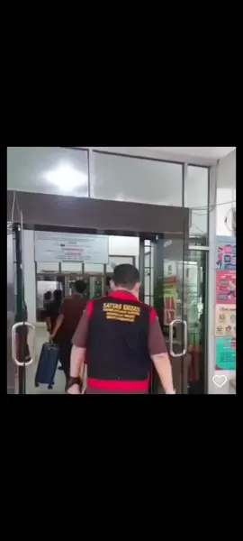 yookkk yg ingin dunia kesehatan di siantar bersih seperti warna seragam nya (putih).. 🗣️ kasih komentar kalian 🙏🙏 #dinaskesehatansiantar @kemenkes.id2025 #kejaksaan #kejarisiantar #tenagamedis #siantar #siantarcity #siantartiktok 