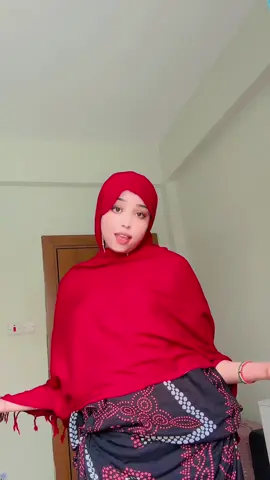Qof hadu cay udhiman laha wllhi wa hora nafta iga bixi lahed qofka manta idhawa oo walalka an Ka dhigtay aba san igalaya ma qof kala naxris ka suga !