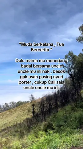 Gak pernah terpikir dan terbesit akan menemukan sebuah KELUARGA saat melakukan pendakian . Seorang perempuan yg terseok seok dengan sisa sisa semangat hidupnya melalukan perjalanan ke Gunung untuk menyembuhkan goresan goresan luka , namun siapa sangka pendakian tersebut awal bertemunya sebuah keluarga , Kakak, Sodara , Teman , sahabat . #pendakian #pendakigunungindonesia #pendakifomo #pendakisantuy #fypage #alam #gunungindonesia #mountain #mountainview #mudaberkelanatuabercerita #mudaberkelanatuabercerita✔️ 
