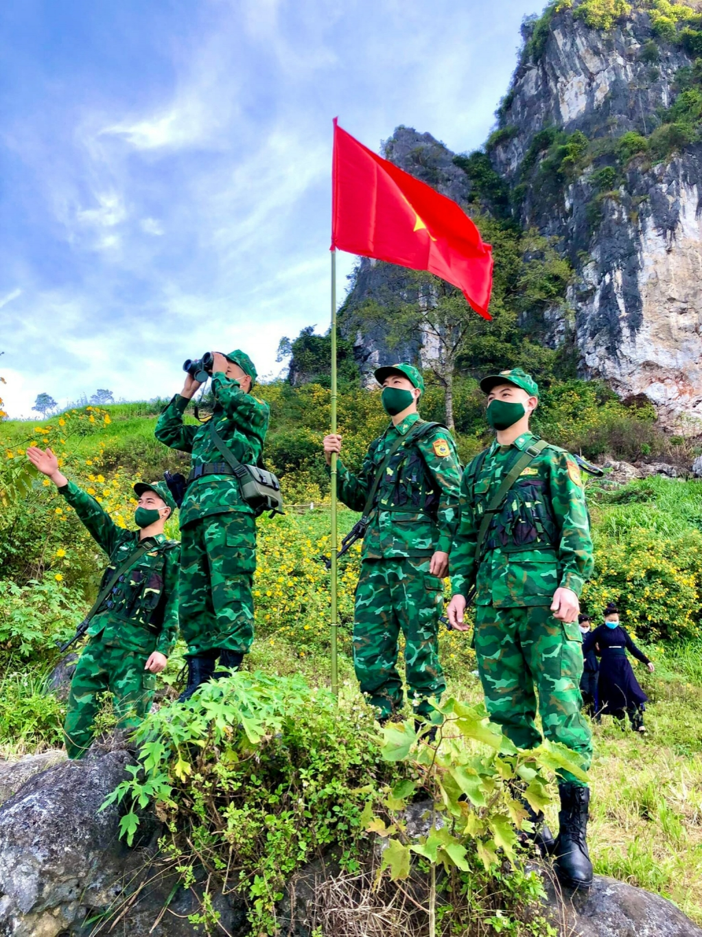 Đồn là nhà, Biên giới là quê hương, Đồng bào các dân tộc là anh em ruột thịt | Bộ đội Biên phòng Việt Nam #qdndvn #fyp #xh #capcut #vairal #edit #bienphongvietnam #bodoibienphong #A80