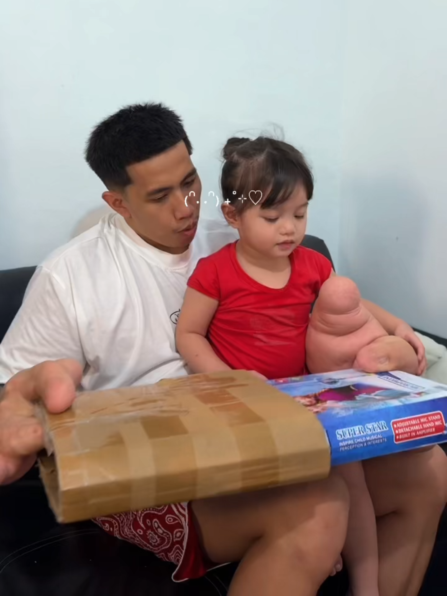 bata palang suportahan mo na mag videoke #goodvibes #foryou #fyp #fun #trend #foryoupage #fyppp #fatheranddaughter #gift #budolfinds #microphone