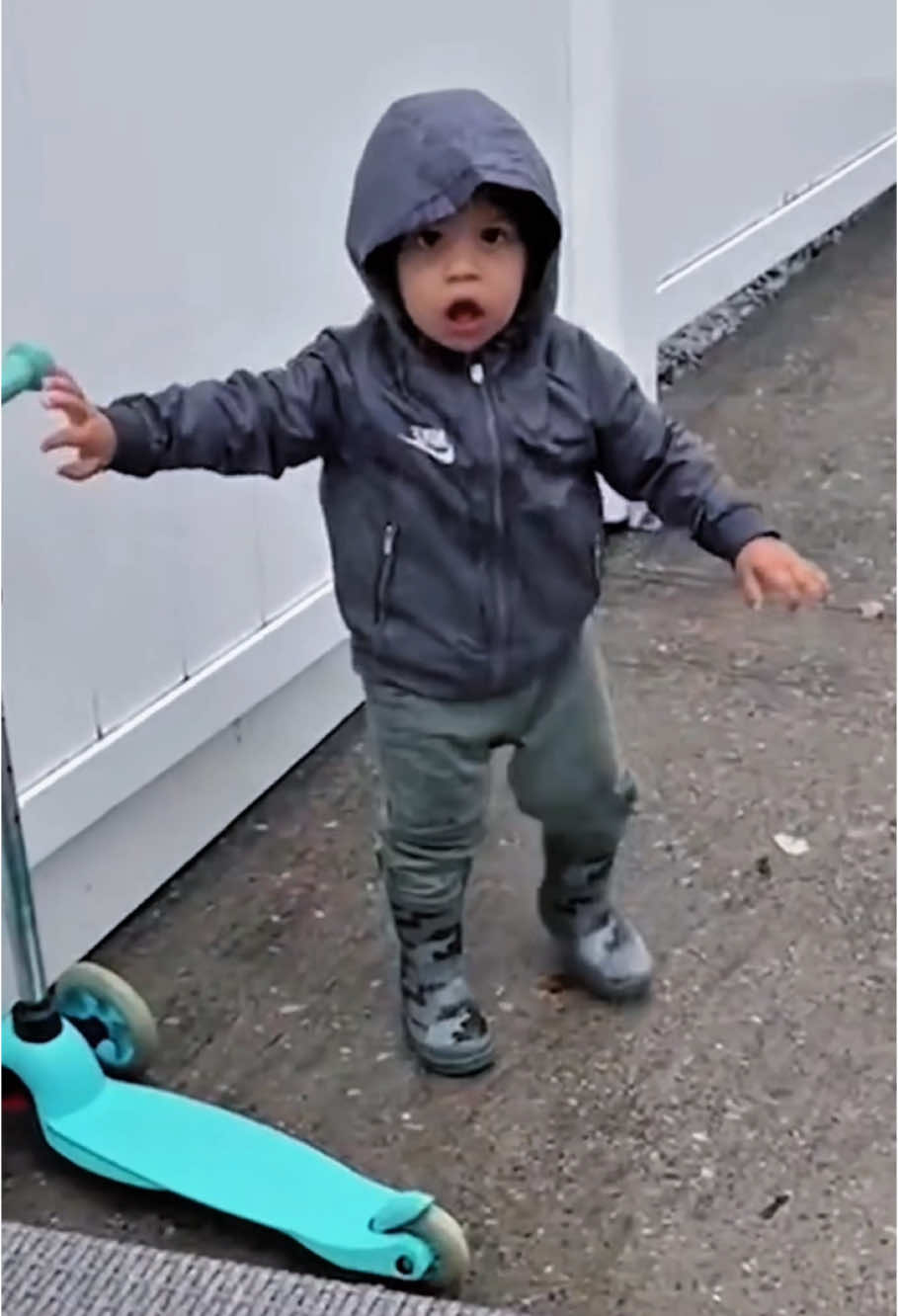 Baby can’t control the bicycle yet #funny #funnyvideos #funnytiktok #funnybaby #fyp #usa 
