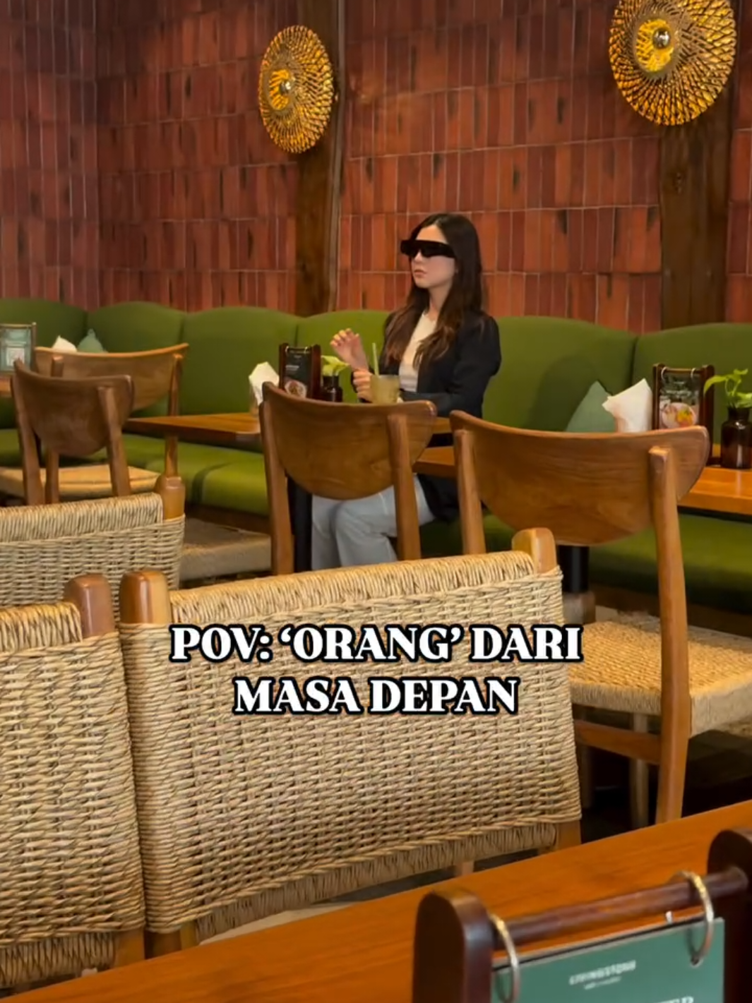 Mending ketemu kita atau SORE?🤣 Tebak dong kita lagi ngapain